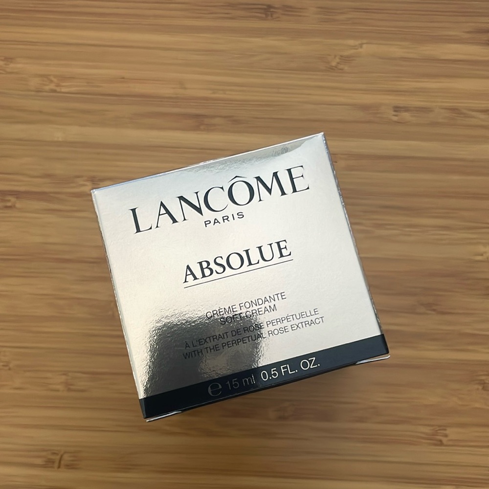 Lancôme Absolue Soft Cream Moisturizer